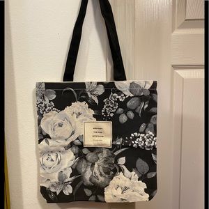 🔮William Blake - Black and White Flower bag